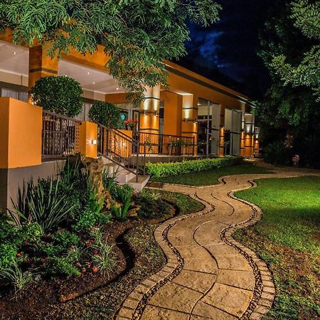 Home Guesthouse Rustenburg Esterno foto