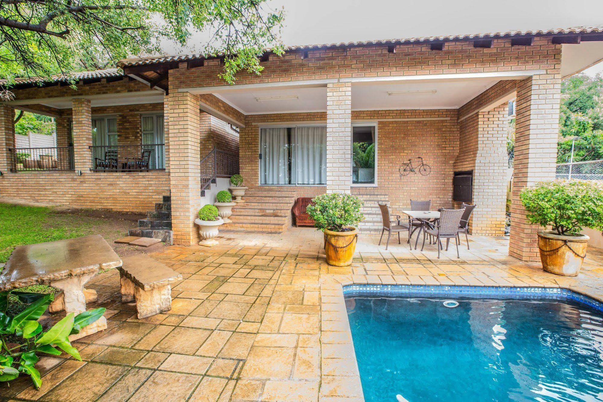 Home Guesthouse Rustenburg Esterno foto